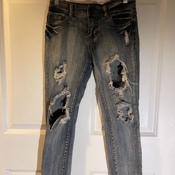 Mossimo Supply Co Distressed Ripped Skinny Jeans Size 5 - Picture 1 of 7